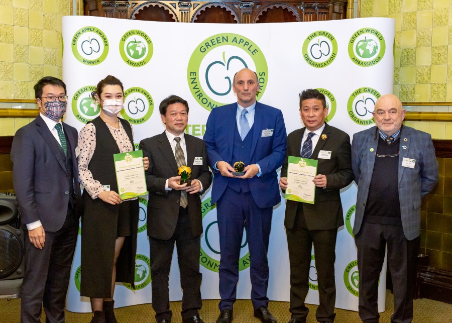 Incredible Husk winning a Green World Award 2020